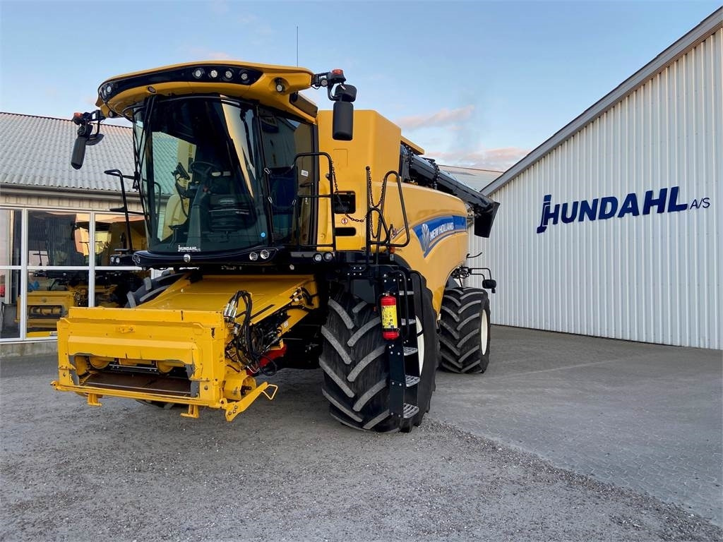 New Holland CX8.90 STAGE5 SLH - Pemanen gabungan: gambar 1 New Holland CX8.90 STAGE5 SLH - Pemanen gabungan: gambar 1