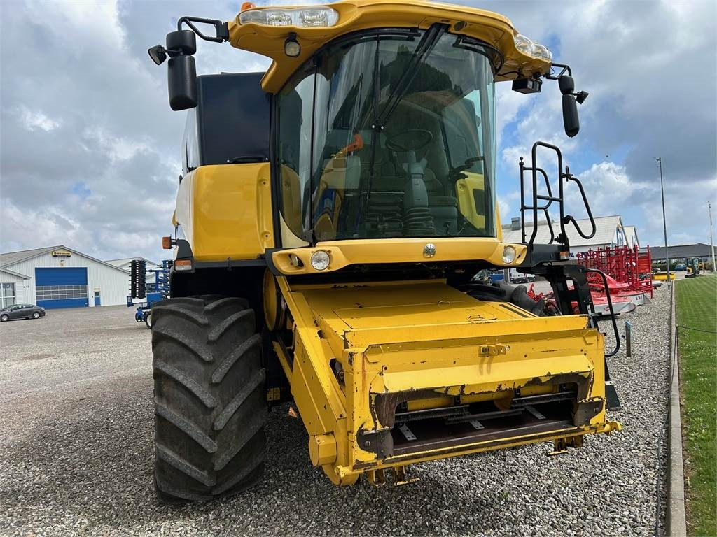 New Holland CX860 SLH - Pemanen gabungan: gambar 2 New Holland CX860 SLH - Pemanen gabungan: gambar 2