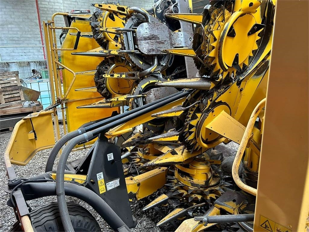 Pemanen hijauan New Holland FR650 ST5: gambar 9