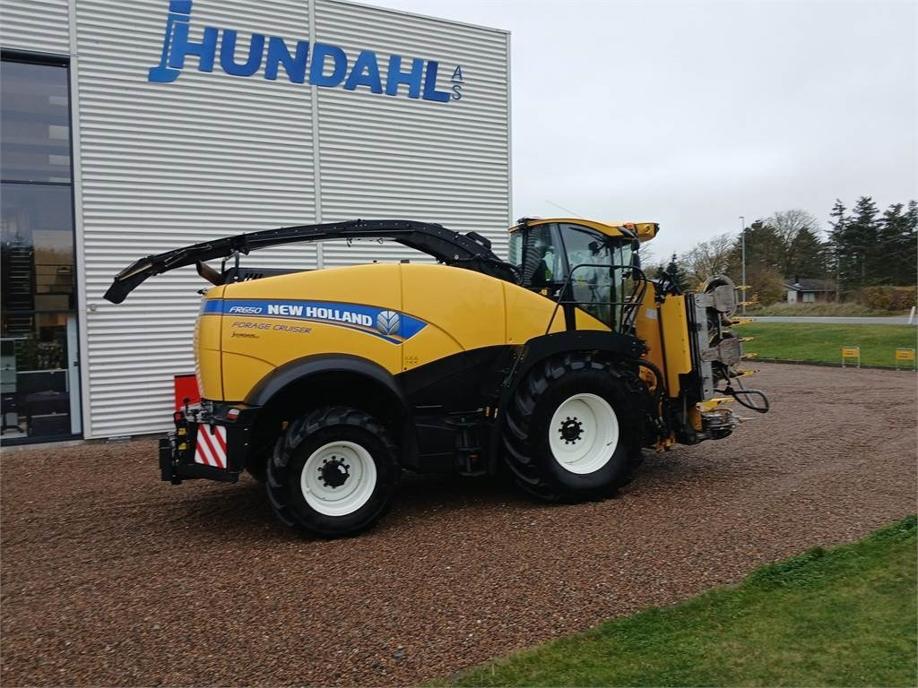 New Holland FR650 ST5 - Pemanen hijauan: gambar 2 New Holland FR650 ST5 - Pemanen hijauan: gambar 2