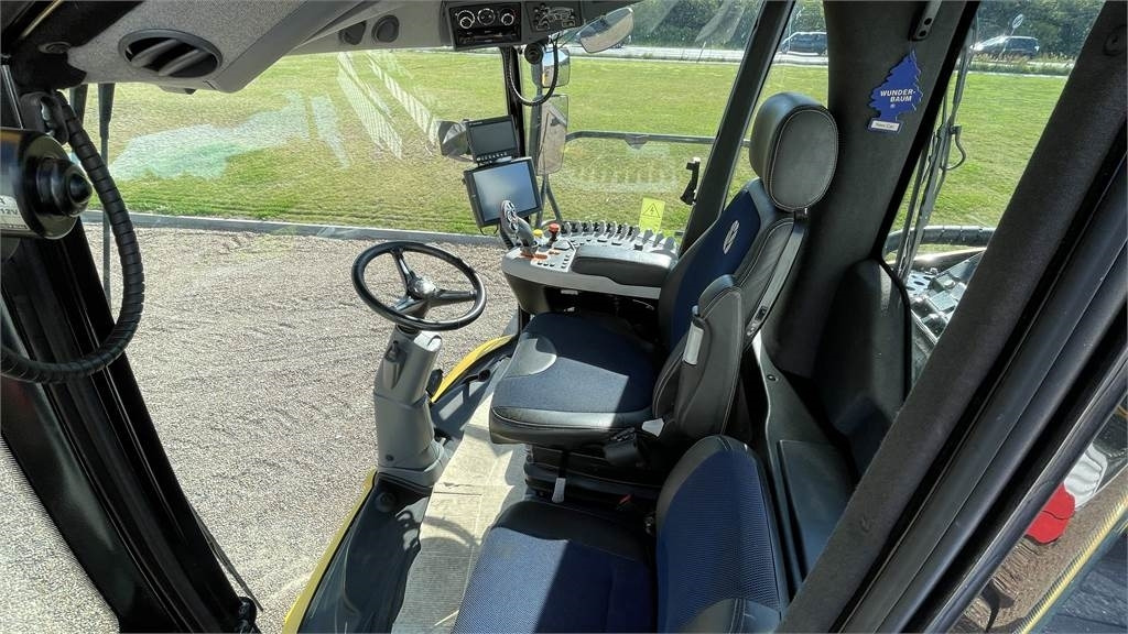 Leasing New Holland FR650 T4B New Holland FR650 T4B: gambar 12 Leasing New Holland FR650 T4B New Holland FR650 T4B: gambar 12