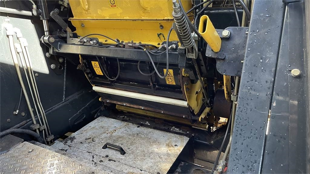 Leasing New Holland FR650 T4B New Holland FR650 T4B: gambar 13 Leasing New Holland FR650 T4B New Holland FR650 T4B: gambar 13