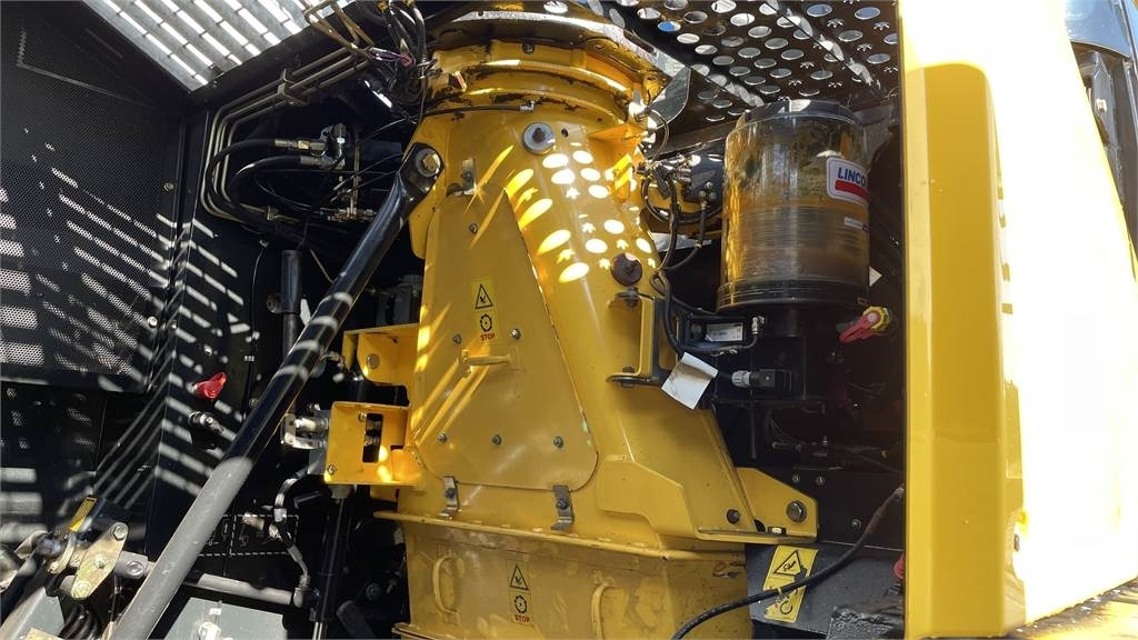 Leasing New Holland FR650 T4B New Holland FR650 T4B: gambar 8 Leasing New Holland FR650 T4B New Holland FR650 T4B: gambar 8