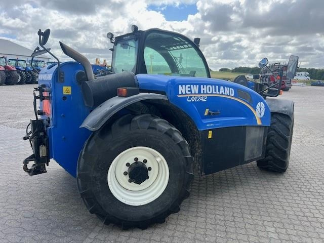 New Holland LM7.42 ELITE  - Telehandler: gambar 3 New Holland LM7.42 ELITE  - Telehandler: gambar 3