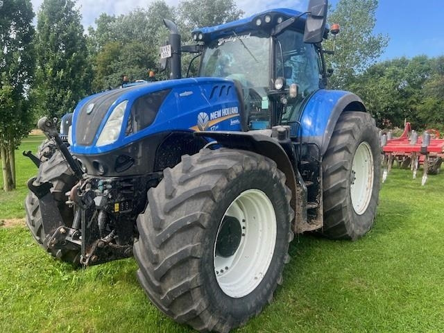 New Holland T7.315 AC  - Traktor: gambar 1 New Holland T7.315 AC  - Traktor: gambar 1