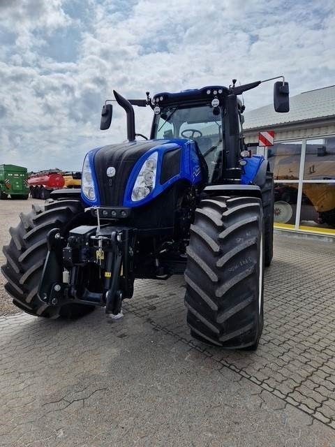 New Holland T8.435 PLMI UC ST. V - Traktor: gambar 4 New Holland T8.435 PLMI UC ST. V - Traktor: gambar 4