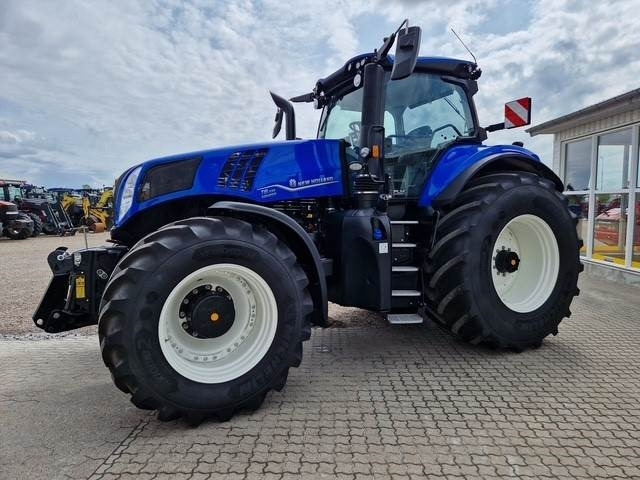 New Holland T8.435 PLMI UC ST. V - Traktor: gambar 1 New Holland T8.435 PLMI UC ST. V - Traktor: gambar 1