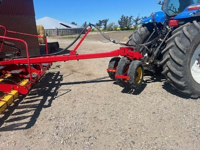 Vaderstad RAPID RD 400 C - Bor benih: gambar 2 Vaderstad RAPID RD 400 C - Bor benih: gambar 2