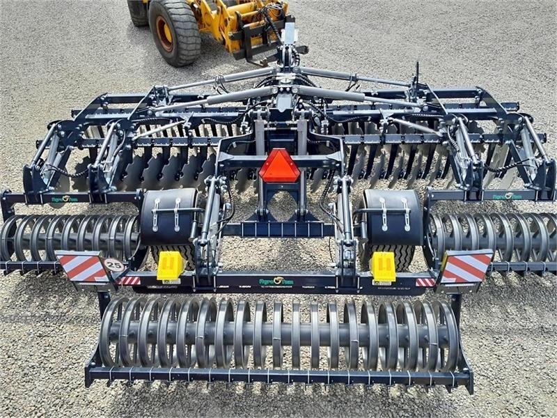 Agro - TOM 6 Meter discharve - Garu cakram: gambar 1 Agro - TOM 6 Meter discharve - Garu cakram: gambar 1