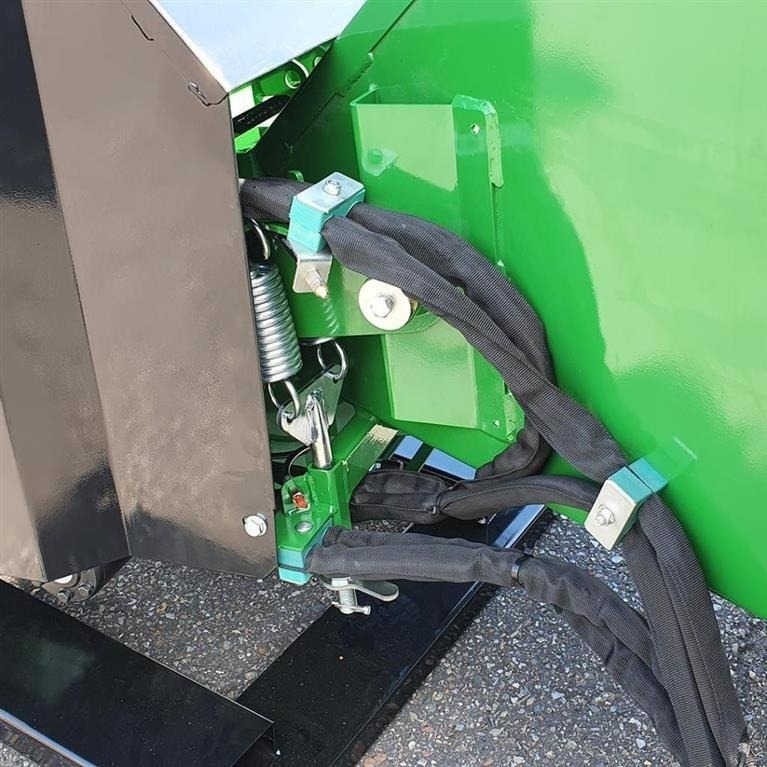 - - - FLISHUGGER TIL TRAKTOR KAPACITET OP TIL Ø250 - Pemotong kayu: gambar 4 - - - FLISHUGGER TIL TRAKTOR KAPACITET OP TIL Ø250 - Pemotong kayu: gambar 4