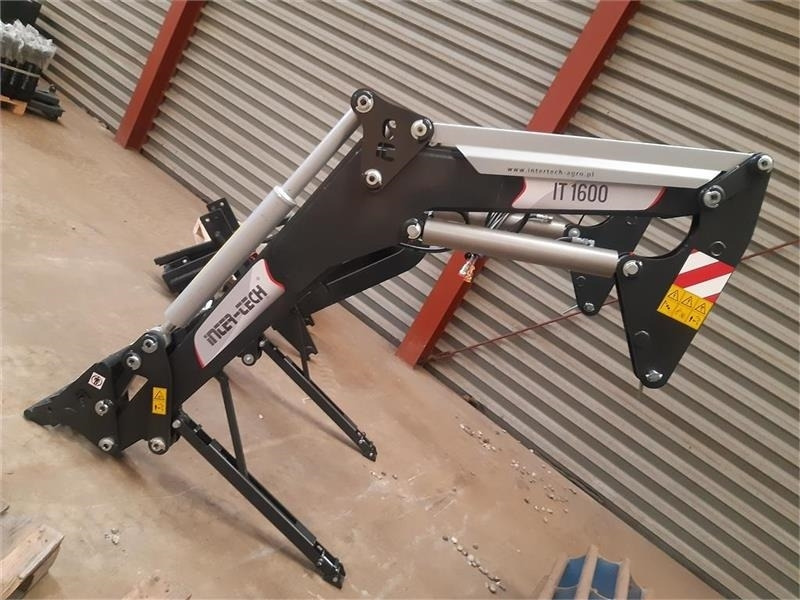 Inter-Tech 1600 - Pemuat depan untuk traktor: gambar 1 Inter-Tech 1600 - Pemuat depan untuk traktor: gambar 1