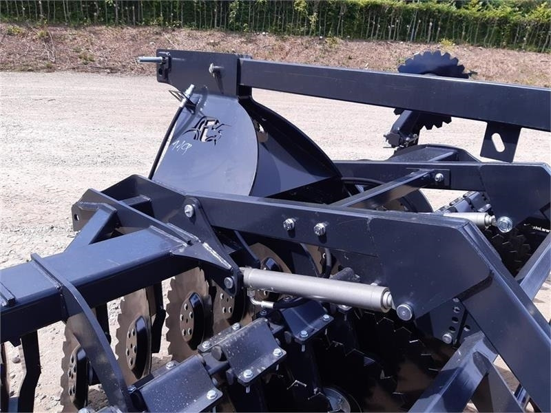 Inter-Tech Diskharve 4 meter J-Maskiner 4 meter med hydraulis - Garu cakram: gambar 4 Inter-Tech Diskharve 4 meter J-Maskiner 4 meter med hydraulis - Garu cakram: gambar 4