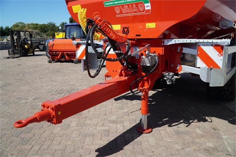 - - - VAIA n24 - Trailer jungkit: gambar 5 - - - VAIA n24 - Trailer jungkit: gambar 5