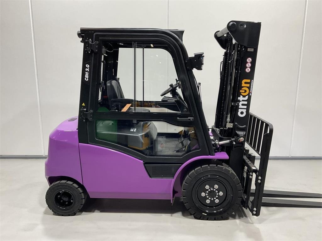 AntOn CBH 3.0 - Forklift listrik: gambar 1 AntOn CBH 3.0 - Forklift listrik: gambar 1