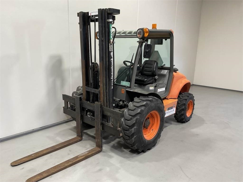 Ausa C250HX4 - Forklift medan kasar: gambar 4 Ausa C250HX4 - Forklift medan kasar: gambar 4