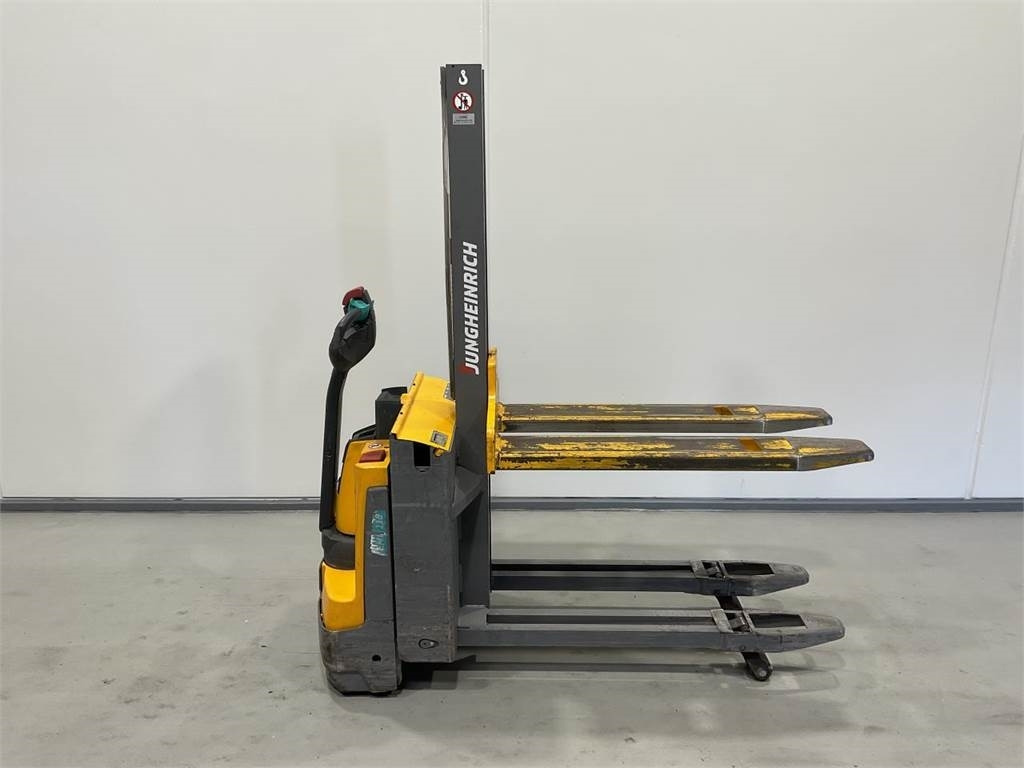 Jungheinrich EMD 118 - Penumpuk: gambar 1 Jungheinrich EMD 118 - Penumpuk: gambar 1