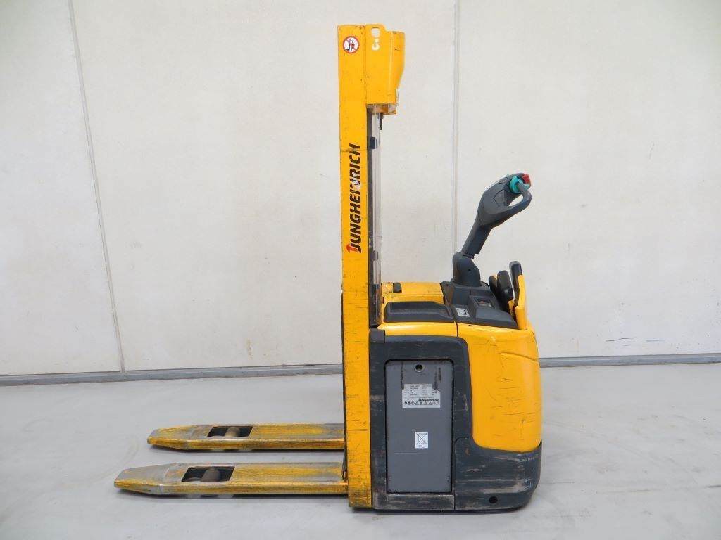 Jungheinrich ERC 212 - Penumpuk: gambar 2 Jungheinrich ERC 212 - Penumpuk: gambar 2