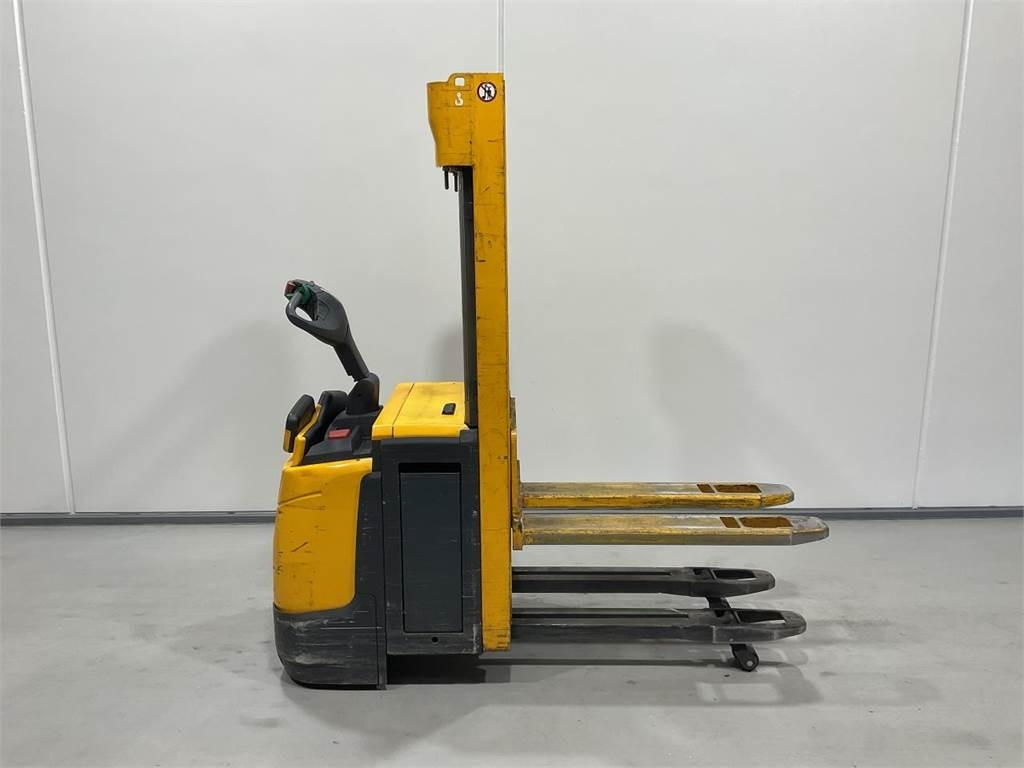 Jungheinrich ERC 212Z - Penumpuk: gambar 1 Jungheinrich ERC 212Z - Penumpuk: gambar 1