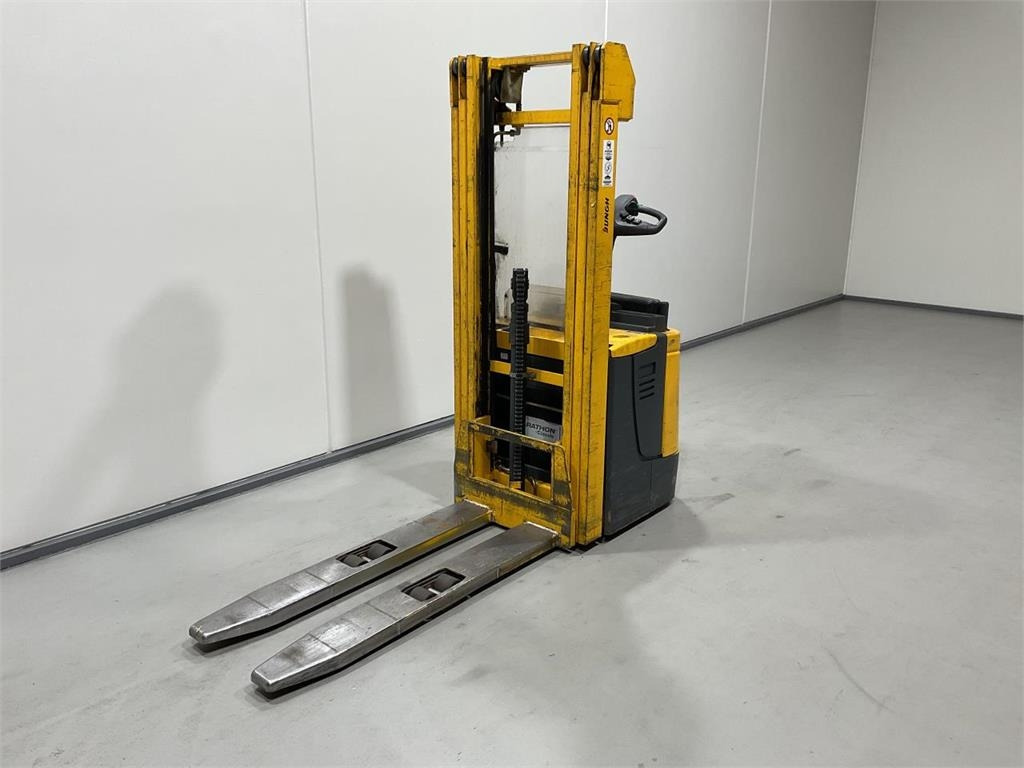 Jungheinrich ERC 214 - Penumpuk: gambar 4 Jungheinrich ERC 214 - Penumpuk: gambar 4