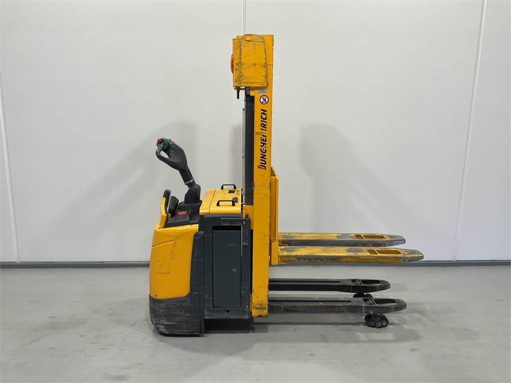 Jungheinrich ERC 220Z - Penumpuk: gambar 1 Jungheinrich ERC 220Z - Penumpuk: gambar 1