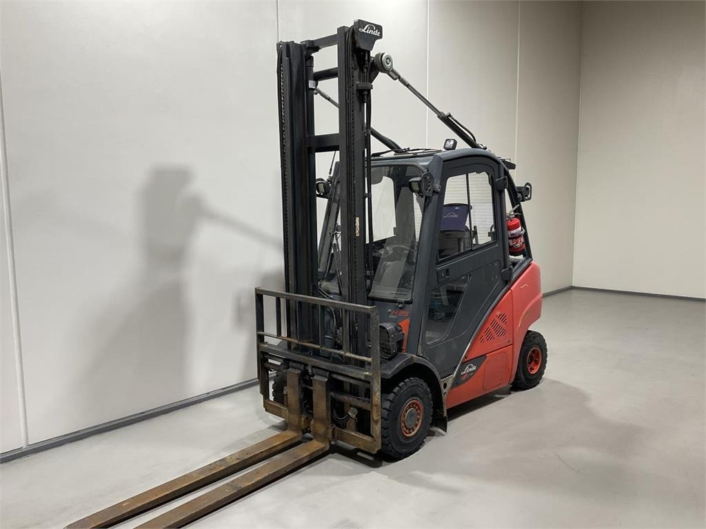 Linde H25D-02 - Forklift diesel: gambar 4 Linde H25D-02 - Forklift diesel: gambar 4