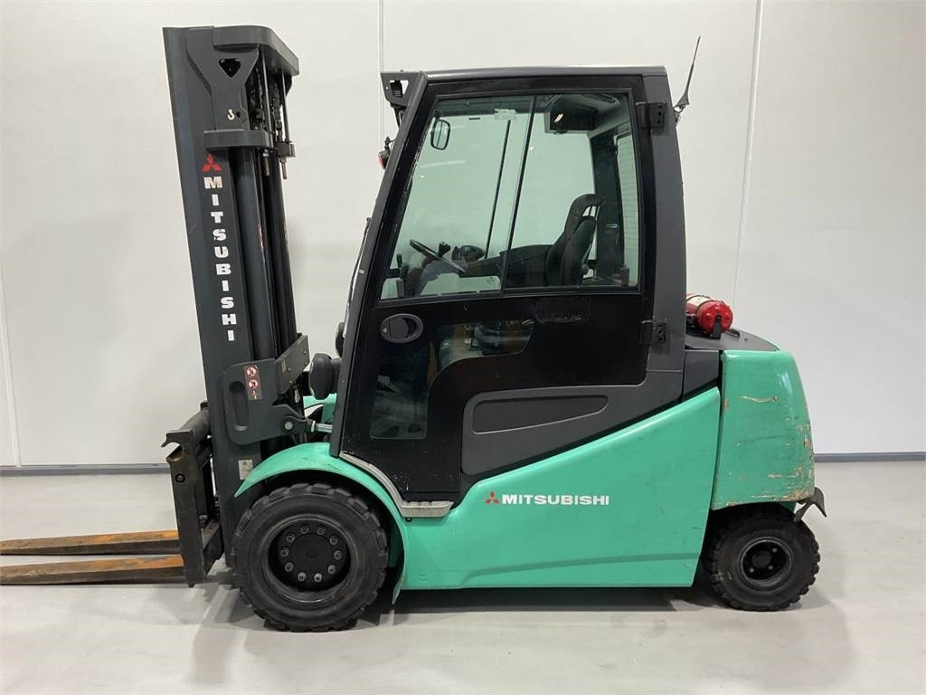 Mitsubishi FB50-2 - Forklift listrik: gambar 3 Mitsubishi FB50-2 - Forklift listrik: gambar 3