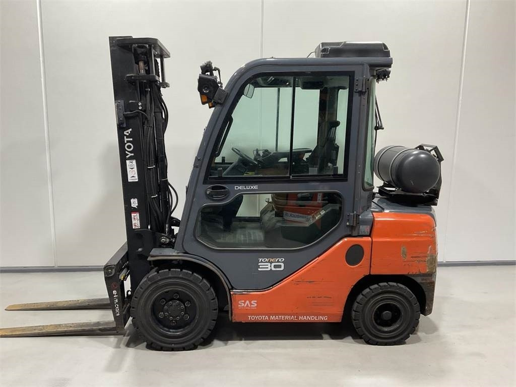 Toyota 02-8FGF30 - Forklift LPG: gambar 3 Toyota 02-8FGF30 - Forklift LPG: gambar 3