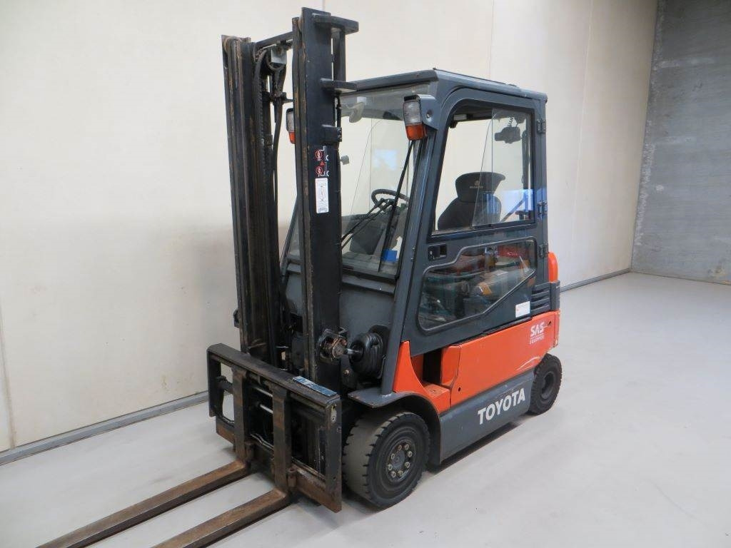 Toyota 7FBMF20 - Forklift listrik: gambar 3 Toyota 7FBMF20 - Forklift listrik: gambar 3