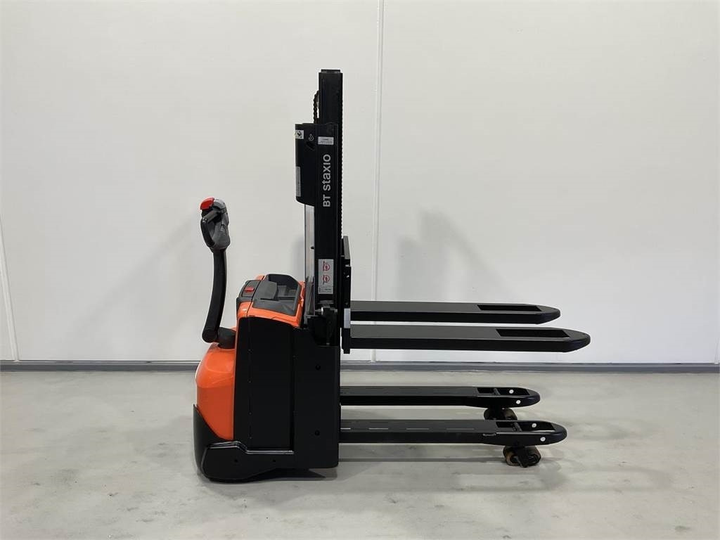 Penumpuk Toyota SWE200D: gambar 1