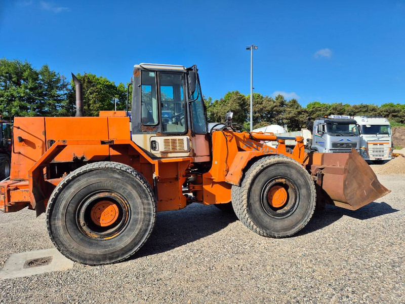 Hitachi FR 130 - Wheel loader: gambar 1 Hitachi FR 130 - Wheel loader: gambar 1