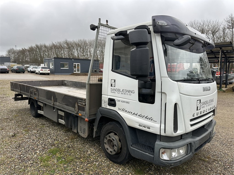 Iveco Eurocargo 80 E18 - Truk flatbed: gambar 2 Iveco Eurocargo 80 E18 - Truk flatbed: gambar 2