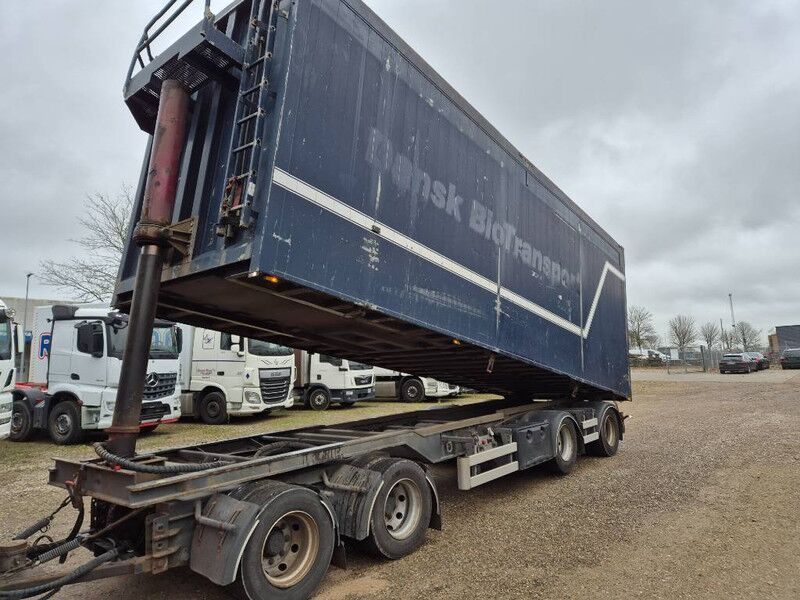 KLC 4 axle volume tipper (59 m3) - Trailer jungkit: gambar 1 KLC 4 axle volume tipper (59 m3) - Trailer jungkit: gambar 1
