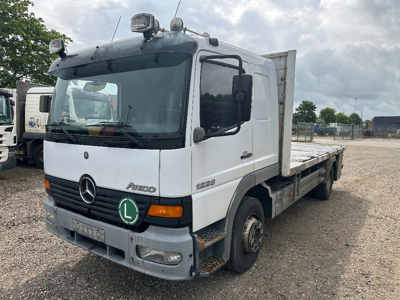 Mercedes-Benz Atego 1228 4x2 - Truk flatbed: gambar 1 Mercedes-Benz Atego 1228 4x2 - Truk flatbed: gambar 1