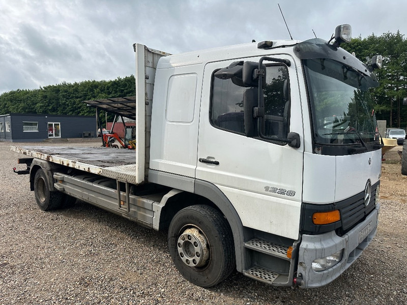 Mercedes-Benz Atego 1228 4x2 - Truk flatbed: gambar 2 Mercedes-Benz Atego 1228 4x2 - Truk flatbed: gambar 2