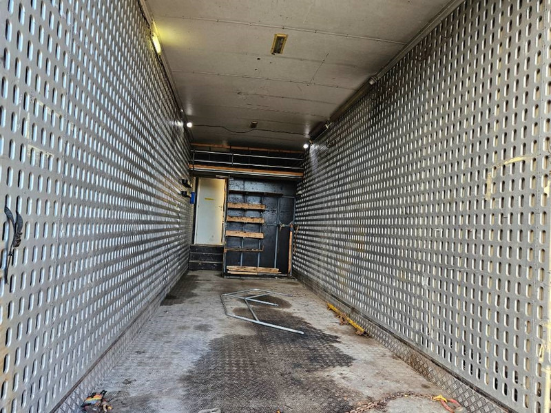 Montracon Racing// machinetrailer // Living area - Semi-trailer low bed: gambar 5 Montracon Racing// machinetrailer // Living area - Semi-trailer low bed: gambar 5