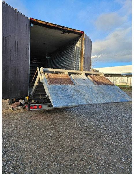 Montracon Racing// machinetrailer // Living area - Semi-trailer low bed: gambar 2 Montracon Racing// machinetrailer // Living area - Semi-trailer low bed: gambar 2