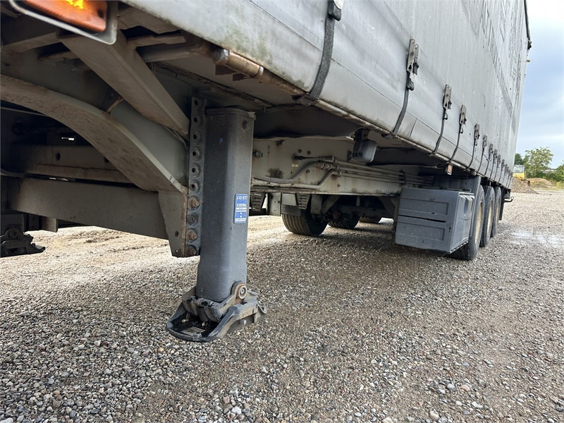 Schmitz Cargobull Machine transport trailer with bag ramp - Semi-trailer: gambar 5 Schmitz Cargobull Machine transport trailer with bag ramp - Semi-trailer: gambar 5