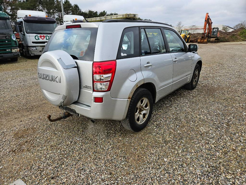 Suzuki Grand Vitara 2,0 GLX aut. Van 5d - Van box: gambar 5 Suzuki Grand Vitara 2,0 GLX aut. Van 5d - Van box: gambar 5