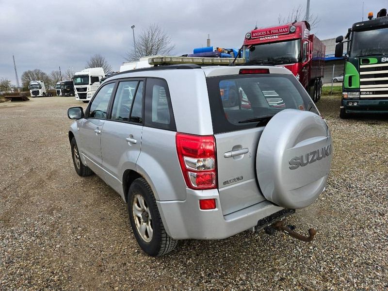 Suzuki Grand Vitara 2,0 GLX aut. Van 5d - Mobil: gambar 3 Suzuki Grand Vitara 2,0 GLX aut. Van 5d - Mobil: gambar 3