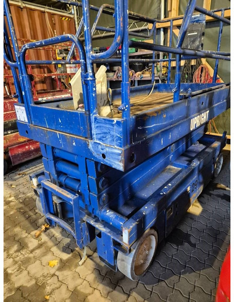 UpRight 2 persons lift - Scissor lifts: gambar 2 UpRight 2 persons lift - Scissor lifts: gambar 2