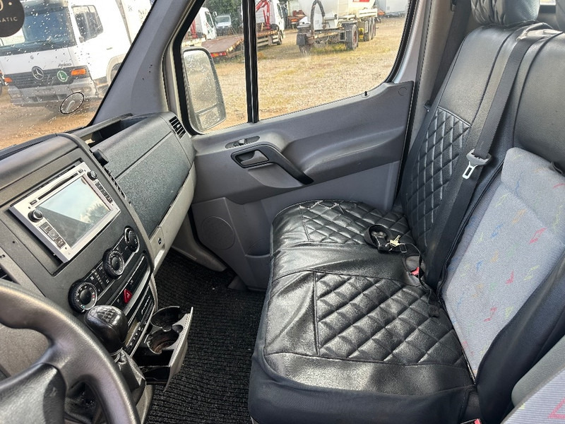 Volkswagen Crafter 2.5 TDI Car transporter - Van panel: gambar 4 Volkswagen Crafter 2.5 TDI Car transporter - Van panel: gambar 4