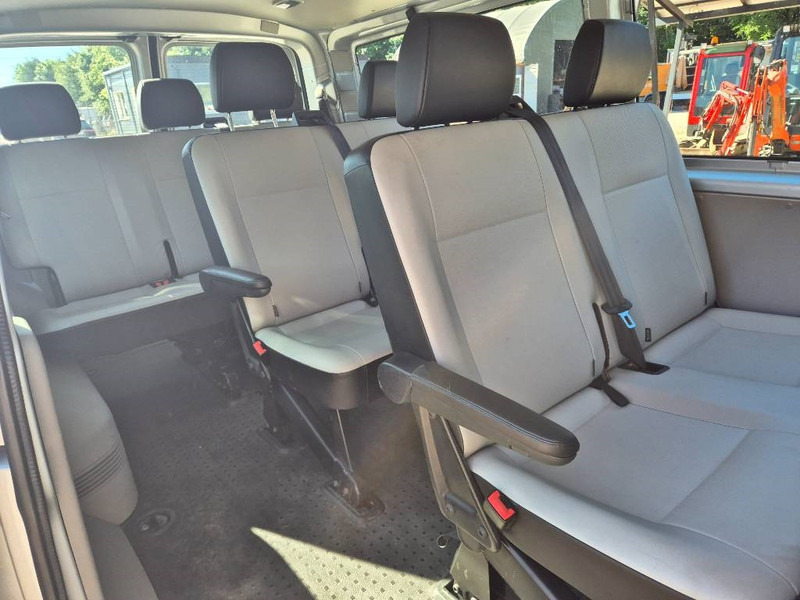 Mobil Volkswagen Transporter 2,0 TDi 102 Kombi lang 4d 9 prs: gambar 16
