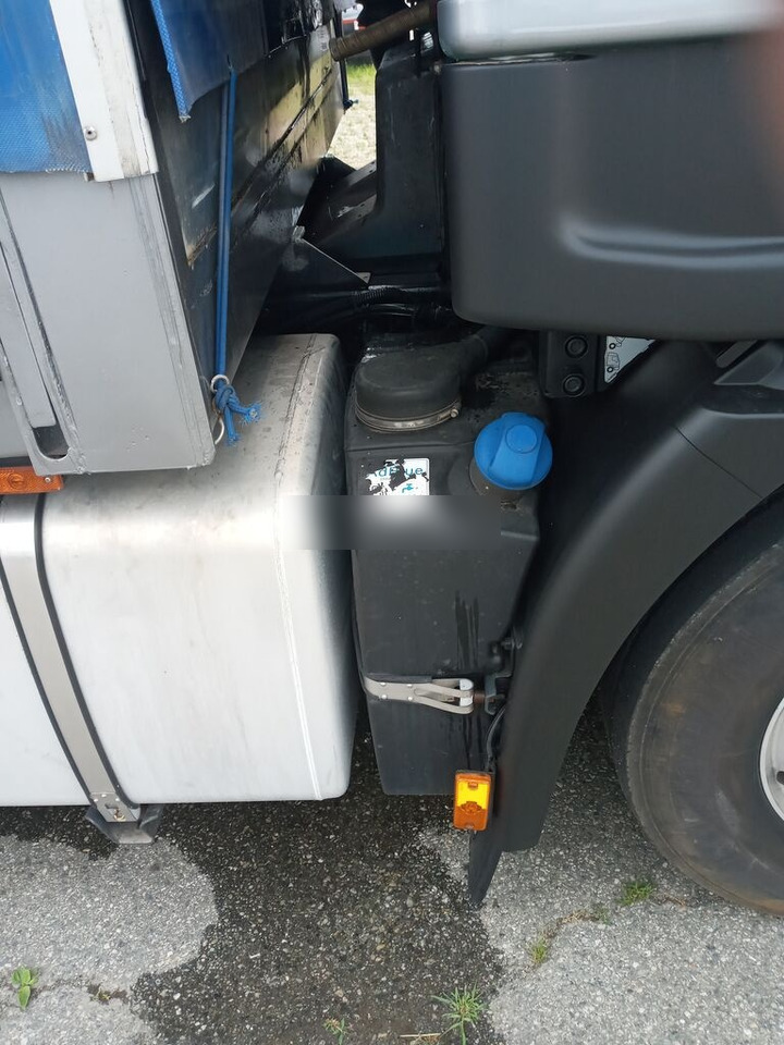 IVECO AS260S50Y/PS - Truk dengan terpal samping: gambar 4 IVECO AS260S50Y/PS - Truk dengan terpal samping: gambar 4
