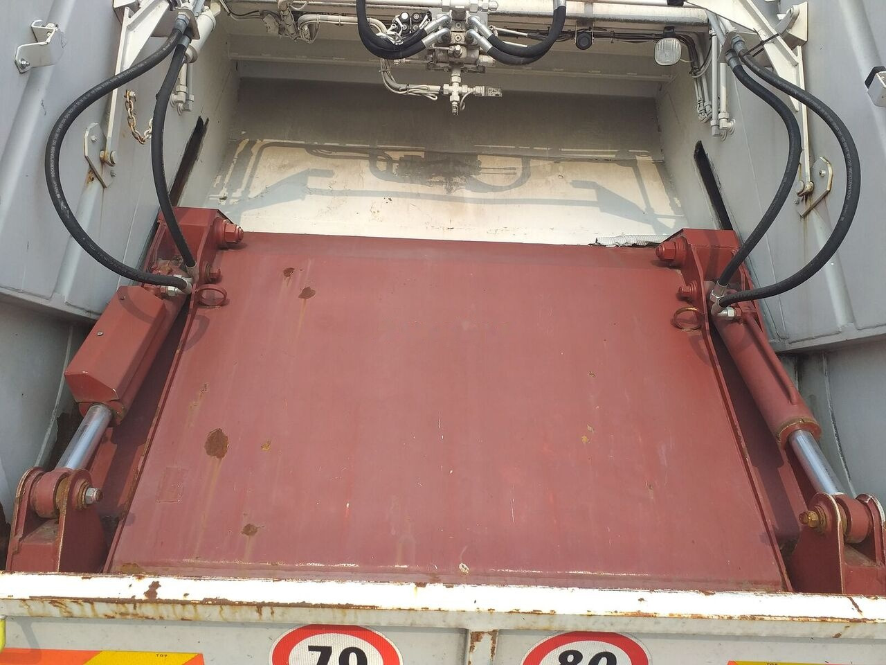 Truk sampah Mercedes-Benz Econic 2628: gambar 6