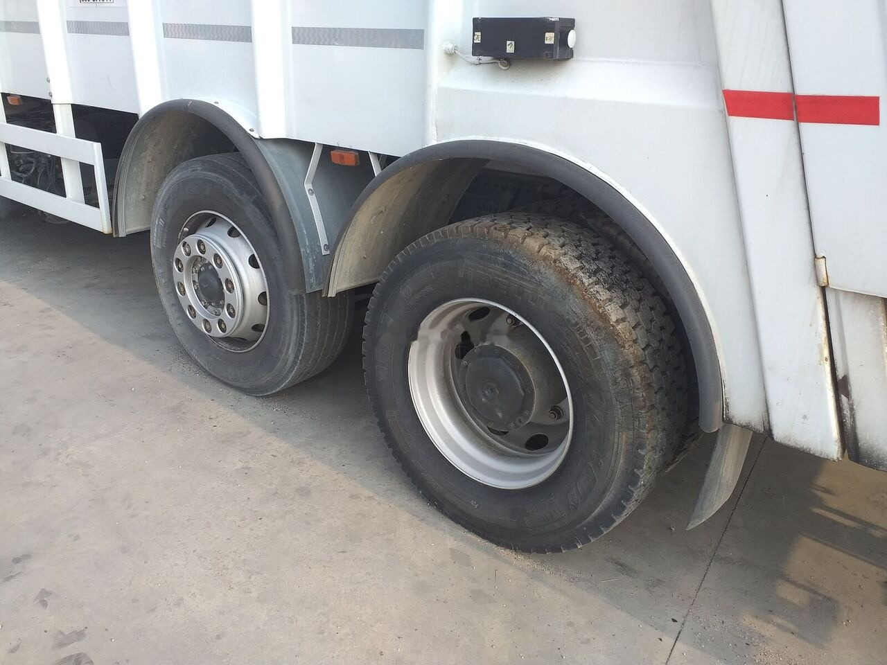 Truk sampah Mercedes-Benz Econic 2628: gambar 8