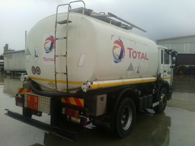 Renault MIDLINER 210 - Truk tangki: gambar 4 Renault MIDLINER 210 - Truk tangki: gambar 4