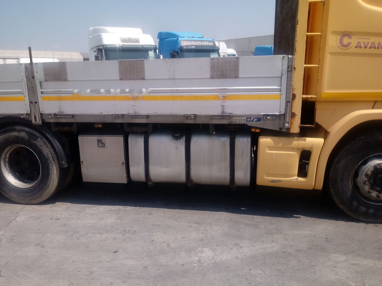 Scania 124 LB 420 - Truk flatbed: gambar 3 Scania 124 LB 420 - Truk flatbed: gambar 3