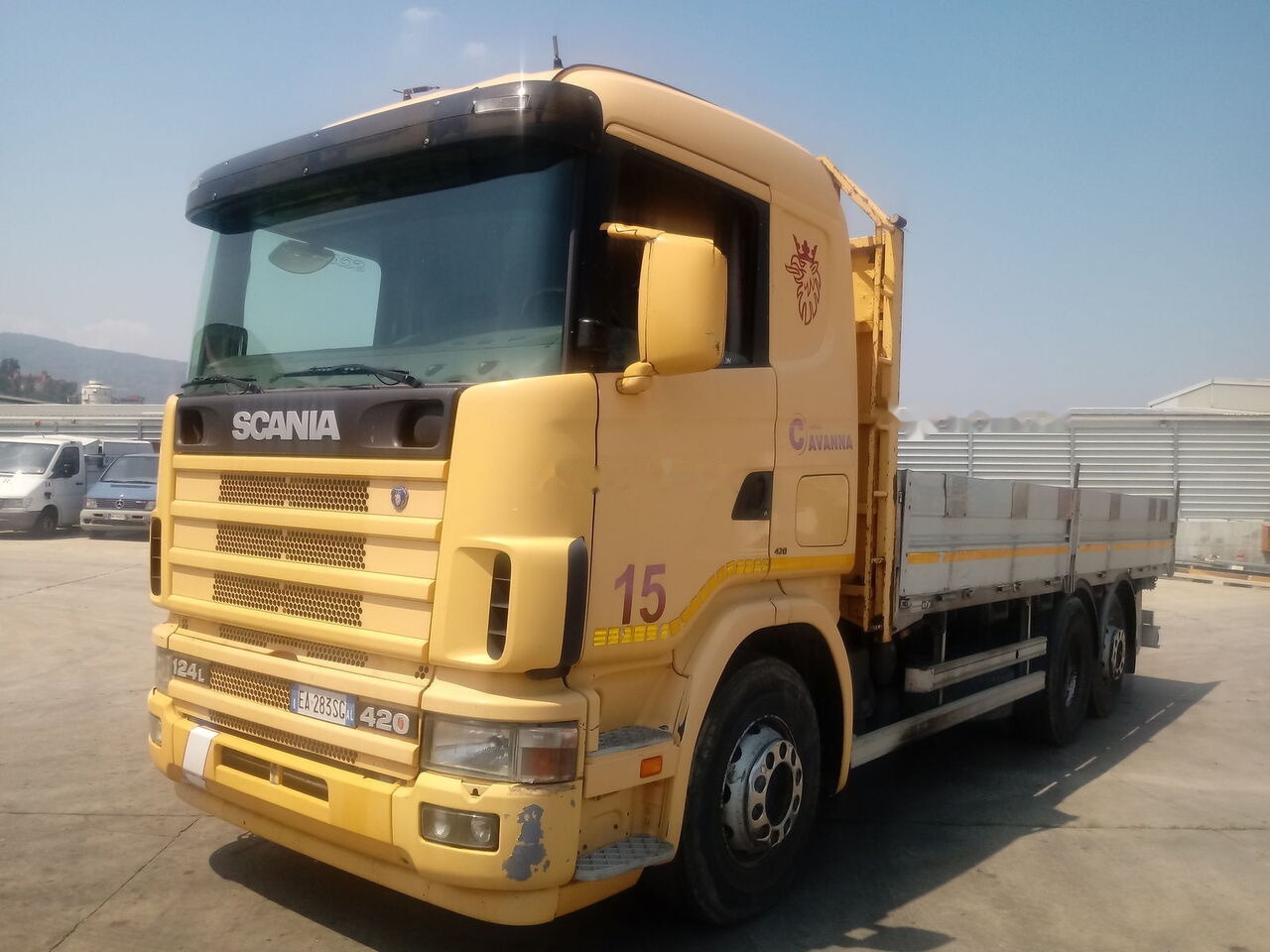 Scania 124 LB 420 - Truk flatbed: gambar 1 Scania 124 LB 420 - Truk flatbed: gambar 1