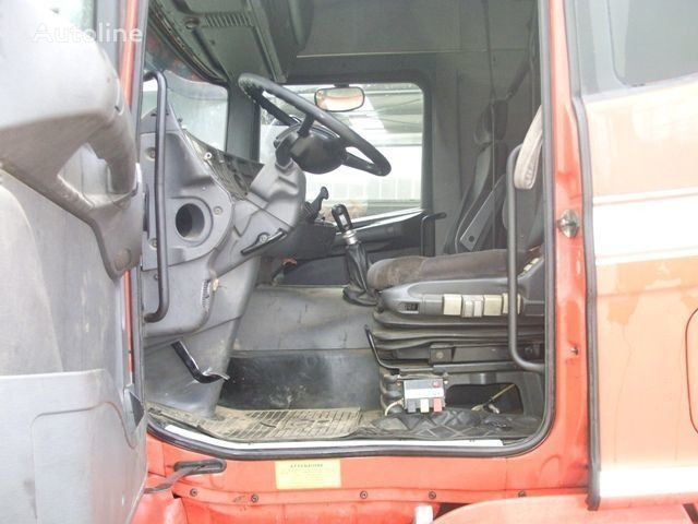 Interior photo 1: Tractor head Scania 124.400 Interior photo 1: Tractor head Scania 124.400