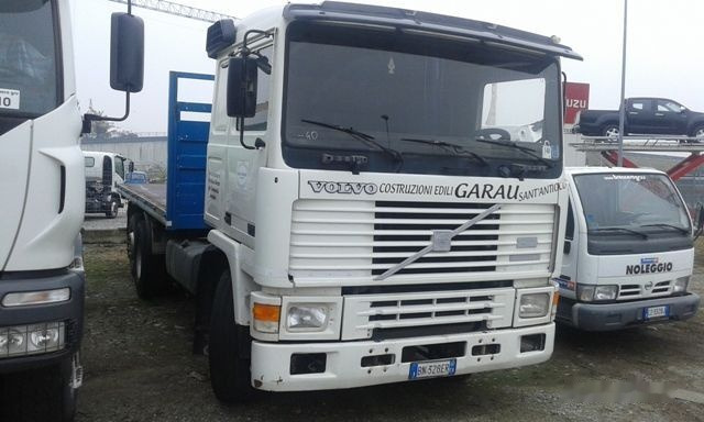 Volvo F.10 - Truk flatbed: gambar 2 Volvo F.10 - Truk flatbed: gambar 2